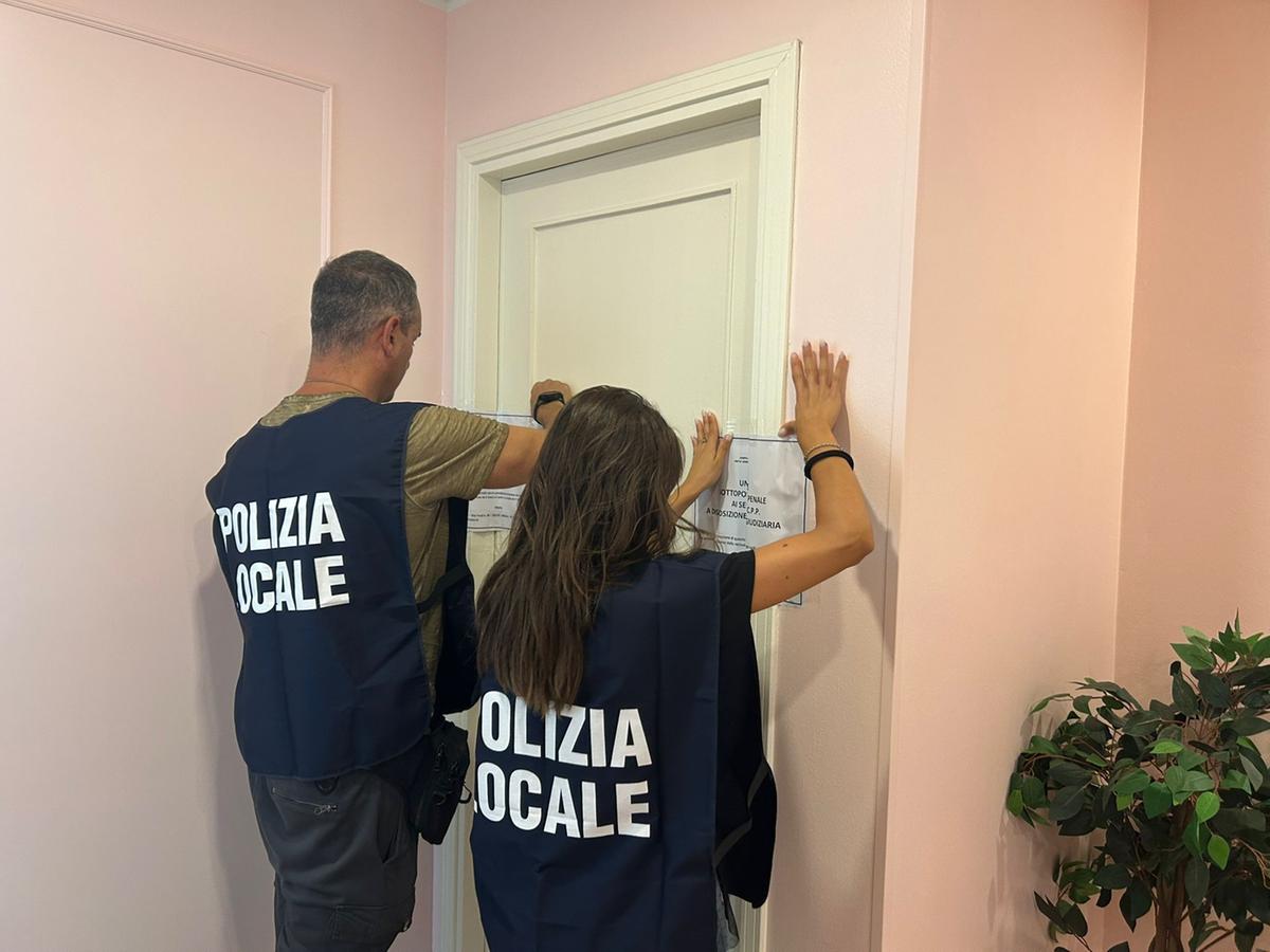 Botox e filler su Instagram, finte dottoresse e fila di clienti: il sistema (da incubo) dello studio estetico abusivo a Milano Botox e filler su Instagram, finte dottoresse e fila di clienti: il sistema (da incubo) dello studio estetico abusivo a Milano