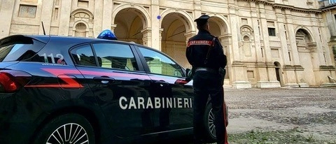 Litiga con la madre, si ferisce e l’aggredisce: arrestato 29enne