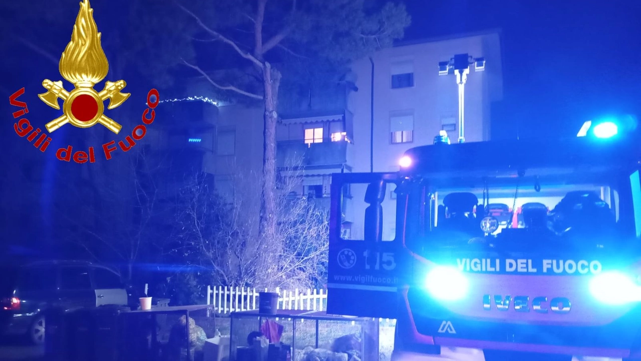 La squadra dei vigili del fuoco del distaccamento di Busto-Gallarate intervenuta questa notte La squadra dei vigili del fuoco del distaccamento di Busto-Gallarate intervenuta questa notte