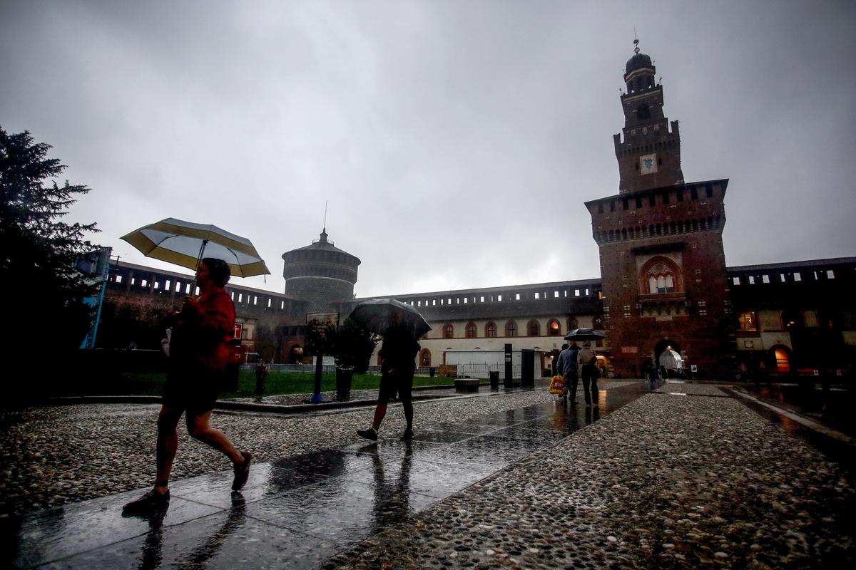Rischio idrogeologico per maltempo, diramata l’allerta meteo gialla a Milano Rischio idrogeologico per maltempo, diramata l’allerta meteo gialla a Milano