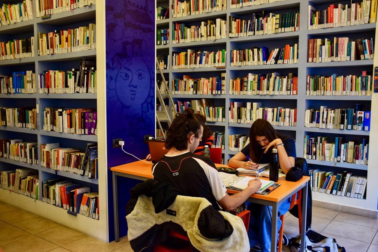 Superelle e La sfida. I concorsi estivi promuovono i libri