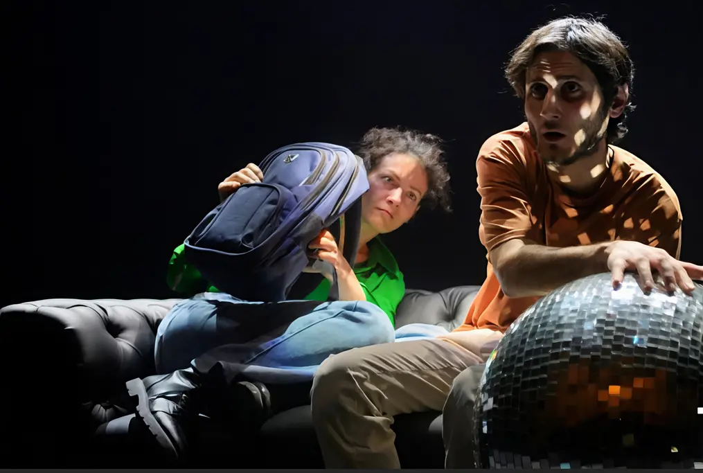 La barca dei sogni, in viaggio tra presente e passato