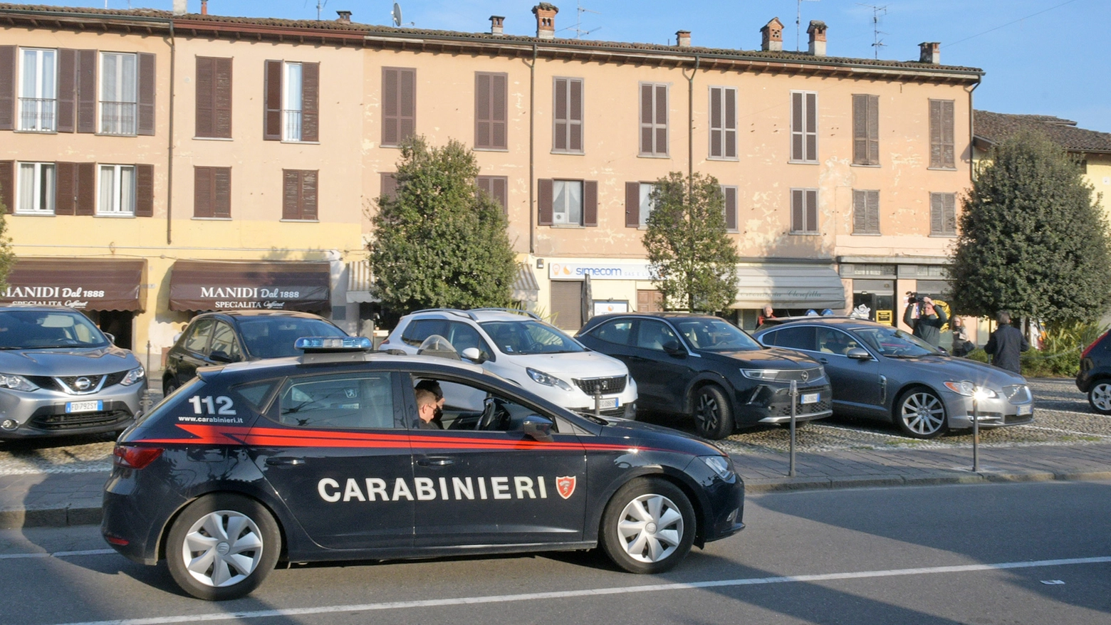 Carabinieri sul luogo dell'accoltellamento
