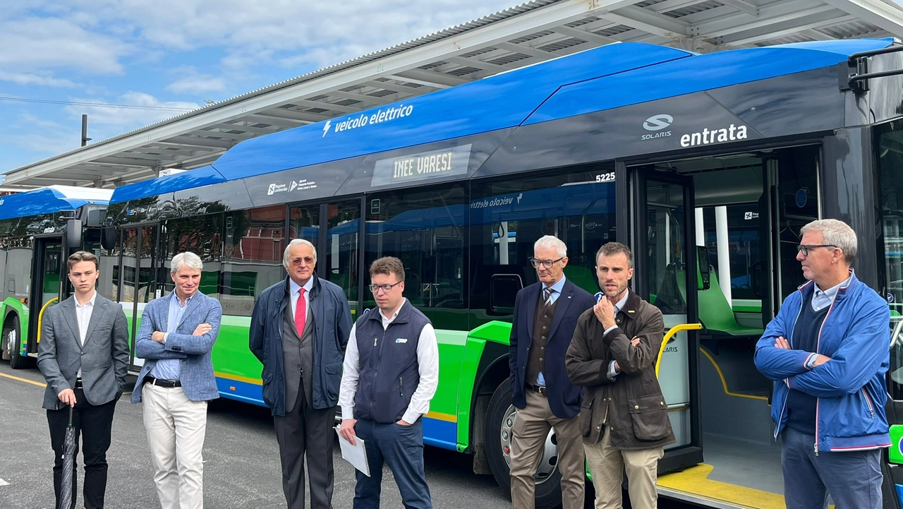A Varese da lunedì si viaggerà su mezzi pubblici elettrici I nuovi bus sono stati acquistati grazie ai fondi del Pnrr A Varese da lunedì si viaggerà su mezzi pubblici elettrici I nuovi bus sono stati acquistati grazie ai fondi del Pnrr
