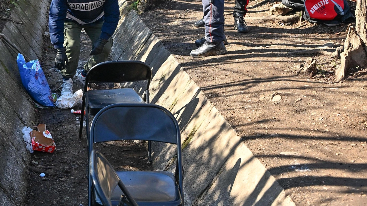 L’Arma in azione nei boschi dei pusher L’Arma in azione nei boschi dei pusher