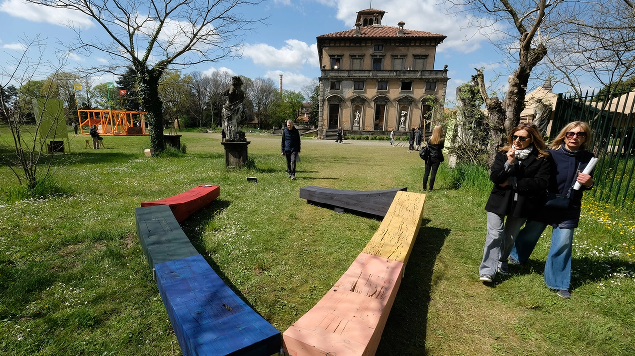 Le installazioni di Alcova hanno scelto quattro location d’eccezione: alle confermate Villa Borsani e Villa Bagatti Valsecchi si affiancano l’ex Snia e le Serre di Pasino