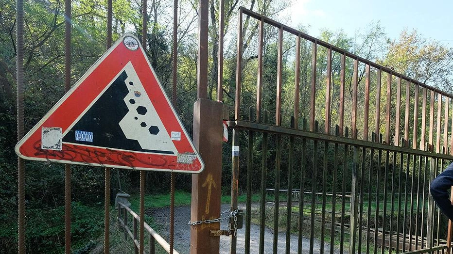 La frana nel 2024 ha isolato l’alzaia rendendo impossibile raggiungerla La frana nel 2024 ha isolato l’alzaia rendendo impossibile raggiungerla