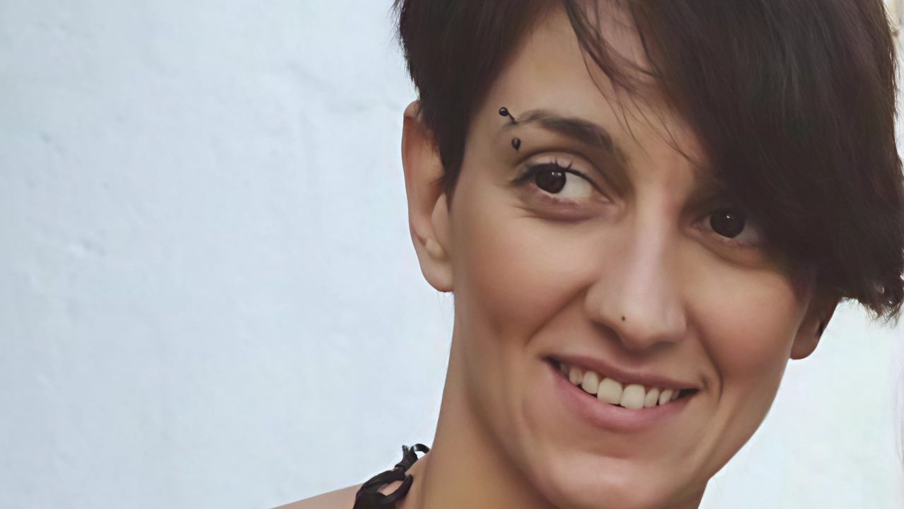 Marta Castronuovo insegnante di yoga all’aperto si sposta in bici da una parte all’altra della città Marta Castronuovo insegnante di yoga all’aperto si sposta in bici da una parte all’altra della città