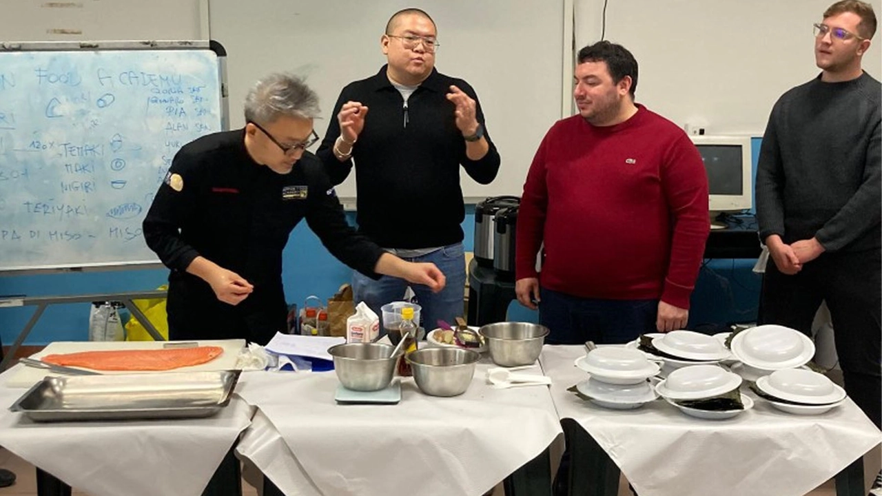 Lezione di cucina giapponese per i detenuti del carcere casa cirdondariale di Lecco Lezione di cucina giapponese per i detenuti del carcere casa cirdondariale di Lecco