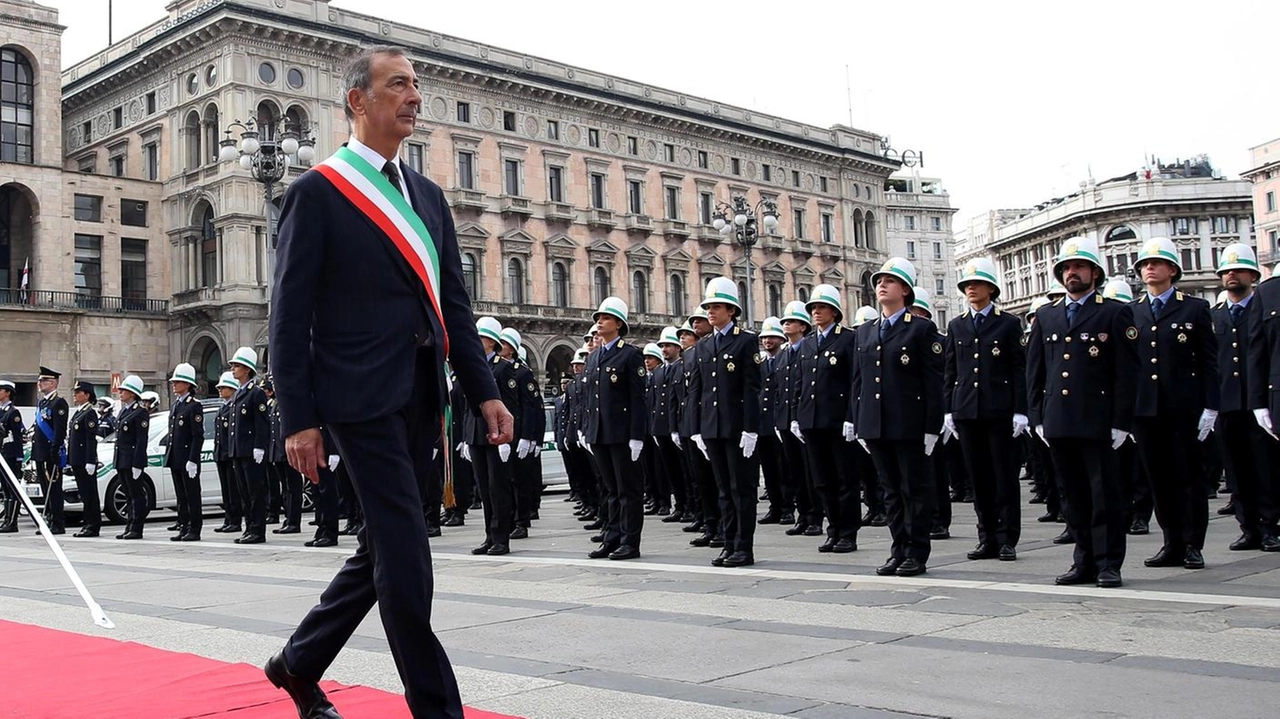 Il sindaco Beppe Sala l’anno scorso al 163esimo anniversario della Polizia locale Il sindaco Beppe Sala l’anno scorso al 163esimo anniversario della Polizia locale