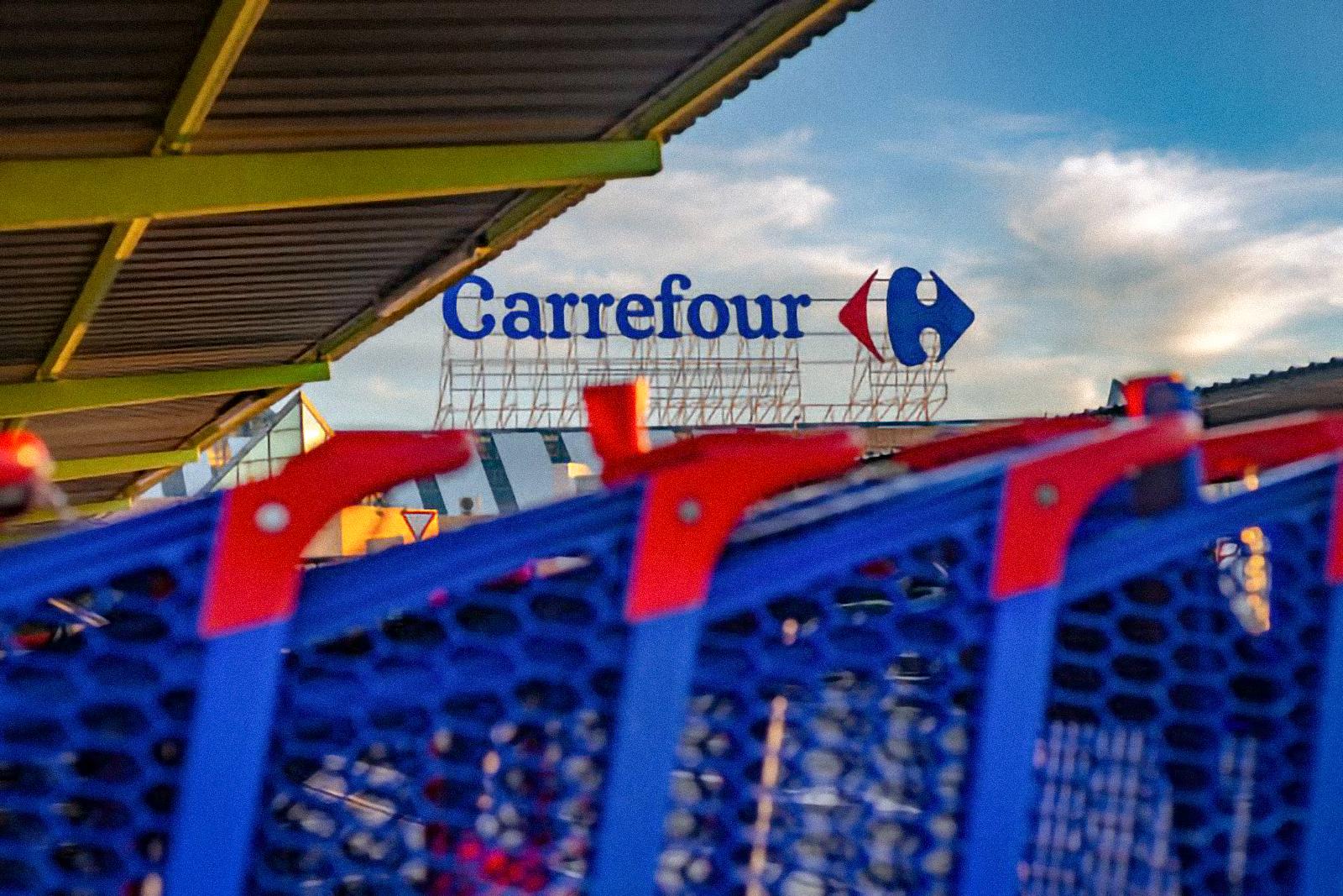 Carrefour decide di licenziare 175 persone a Milano, i sindacati: “È inaspettato e inaccettabile” Carrefour decide di licenziare 175 persone a Milano, i sindacati: “È inaspettato e inaccettabile”