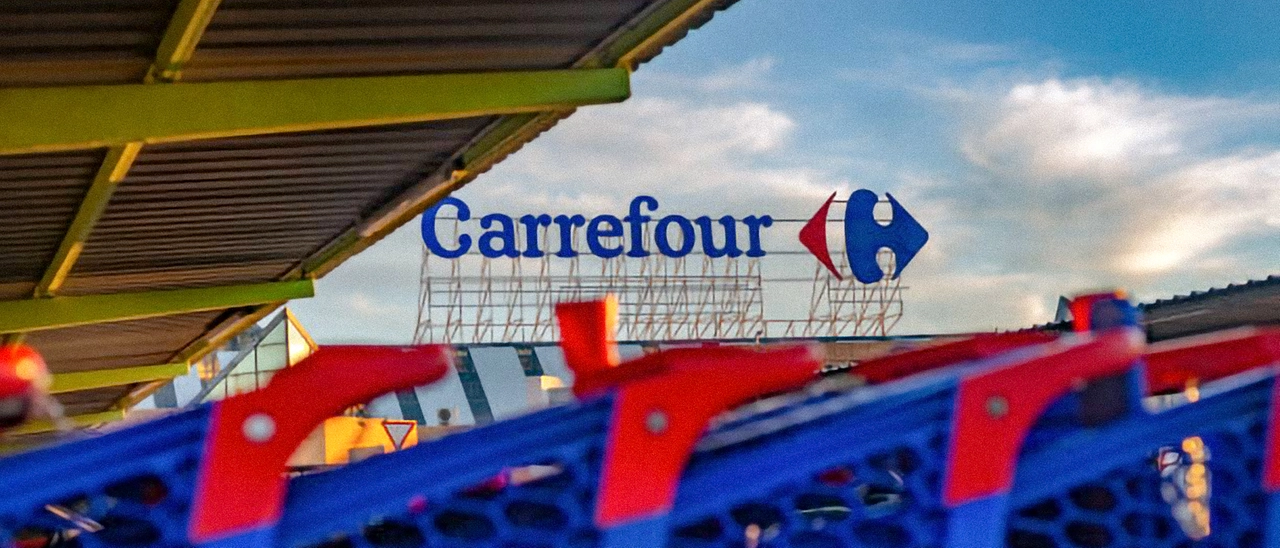 Carrefour decide di licenziare 175 persone a Milano, i sindacati: “È inaspettato e inaccettabile”