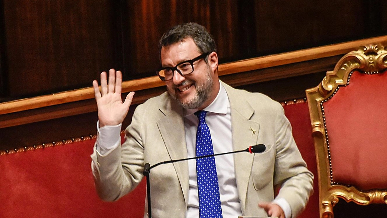 Matteo Salvini vicepremier e ministro delle Infrastrutture e dei Trasporti oltre che segretario federale della Lega Matteo Salvini vicepremier e ministro delle Infrastrutture e dei Trasporti oltre che segretario federale della Lega