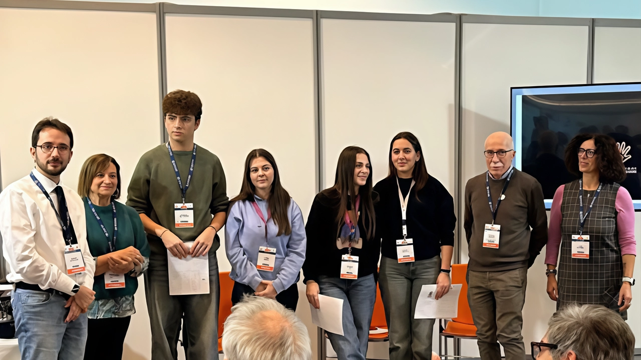 I liceali che hanno partecipato al progetto e contribuito alla realizzazione del video presentato al congresso nazionale I liceali che hanno partecipato al progetto e contribuito alla realizzazione del video presentato al congresso nazionale