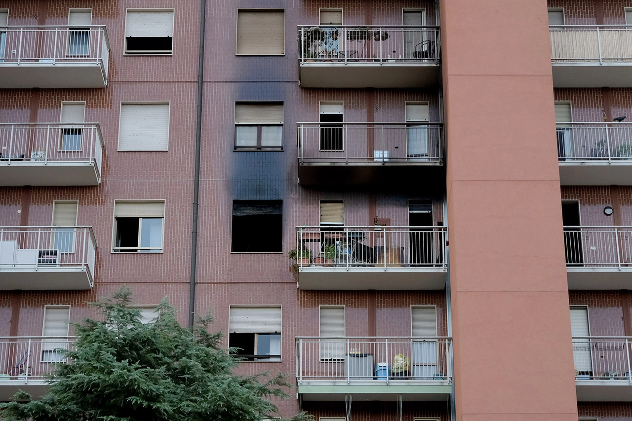 L’appartamento al sesto piano dove ha trovato la morte il cinquantottenne