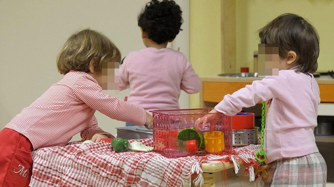 Castano Primo, dietrofront del Comune: nessun rincaro al nido Setti Carraro dopo le proteste delle famiglie Castano Primo, dietrofront del Comune: nessun rincaro al nido Setti Carraro dopo le proteste delle famiglie