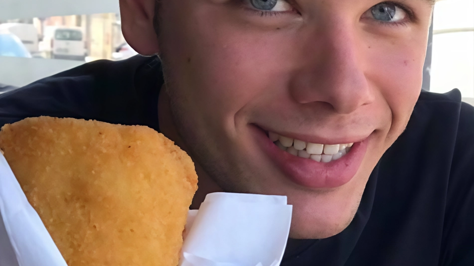 Movida giovane e arancini in Darsena Movida giovane e arancini in Darsena