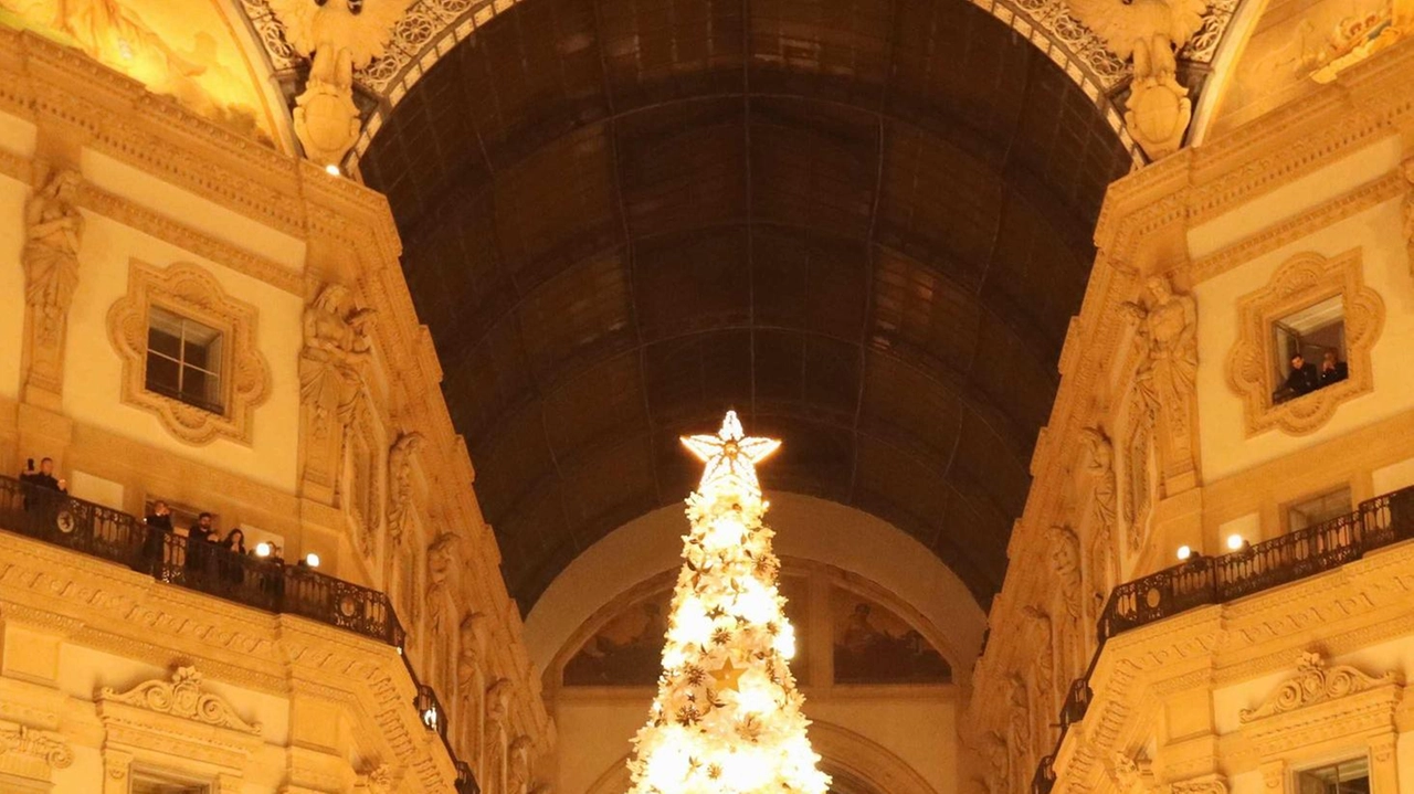 La regista Shammah: dovremmo rallentare, c’è bisogno di più calma "Per Natale allestiremo un presepe con il candelabro ebraico".