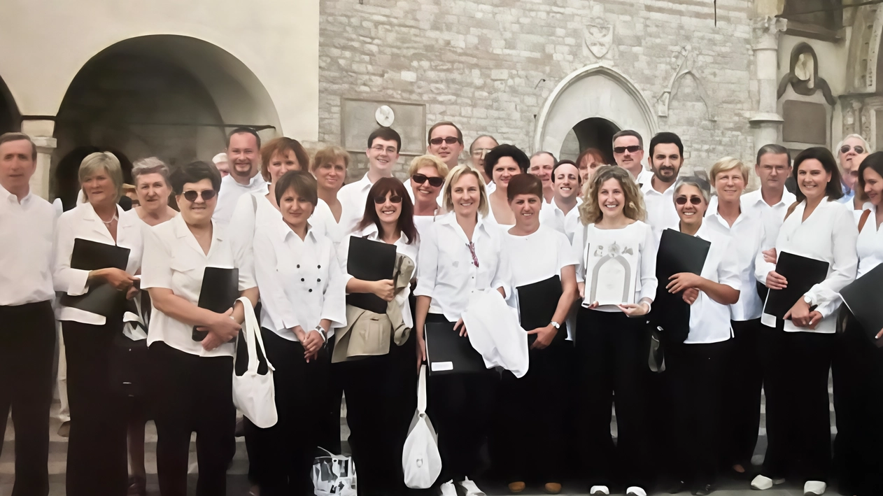 Il traguardo del gruppo parrocchiale oggi guidato dalla nipote del fondatore, Alessandra Preda "Ho iniziato qui con mio zio a sei anni, siamo una famiglia. Nella buona e nella cattiva sorte". Il traguardo del gruppo parrocchiale oggi guidato dalla nipote del fondatore, Alessandra Preda "Ho iniziato qui con mio zio a sei anni, siamo una famiglia. Nella buona e nella cattiva sorte".