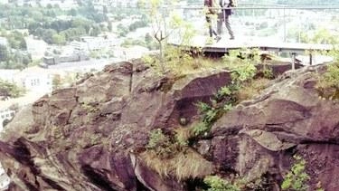 Una mattinata per scoprire i segreti della vecchia cava di Camerlata, nel parco della Spina Verde, dalla quale sono state... Una mattinata per scoprire i segreti della vecchia cava di Camerlata, nel parco della Spina Verde, dalla quale sono state...