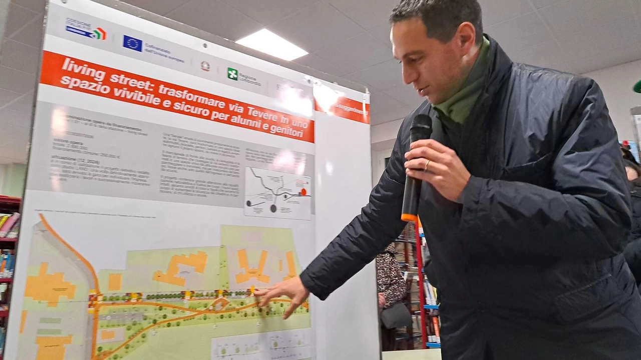 Il sindaco di Rho: 18 milioni destinati a Lucernate, San Michele e San Martino "Puntiamo a dotare la zona oltre la stazione di impianti sportivi e aree verdi". Il sindaco di Rho: 18 milioni destinati a Lucernate, San Michele e San Martino "Puntiamo a dotare la zona oltre la stazione di impianti sportivi e aree verdi".