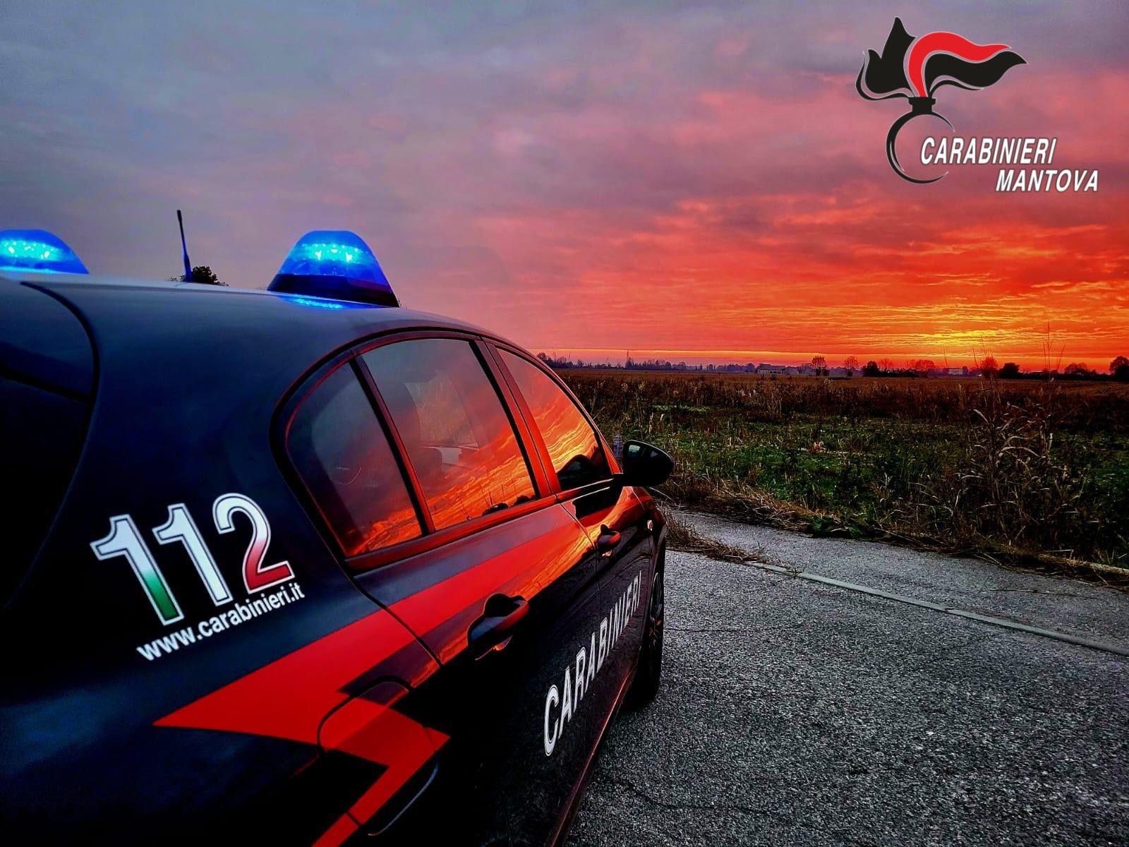 Gonzaga, prima sparano contro le case e poi minacciano i carabinieri in caserma Gonzaga, prima sparano contro le case e poi minacciano i carabinieri in caserma