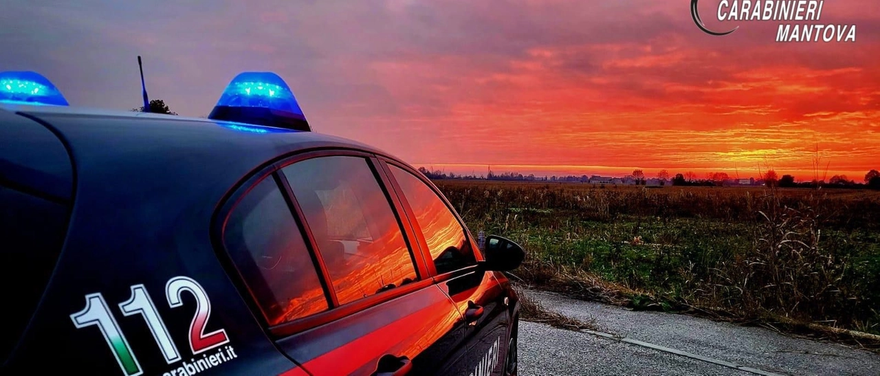 Gonzaga, prima sparano contro le case e poi minacciano i carabinieri in caserma