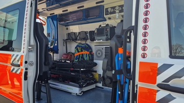 Dramma a Garlasco, perde il controllo della moto e finisce in un fosso in secca: morto 77enne