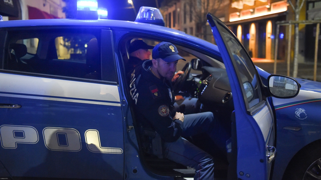 Polizia (Archivio) Polizia (Archivio)