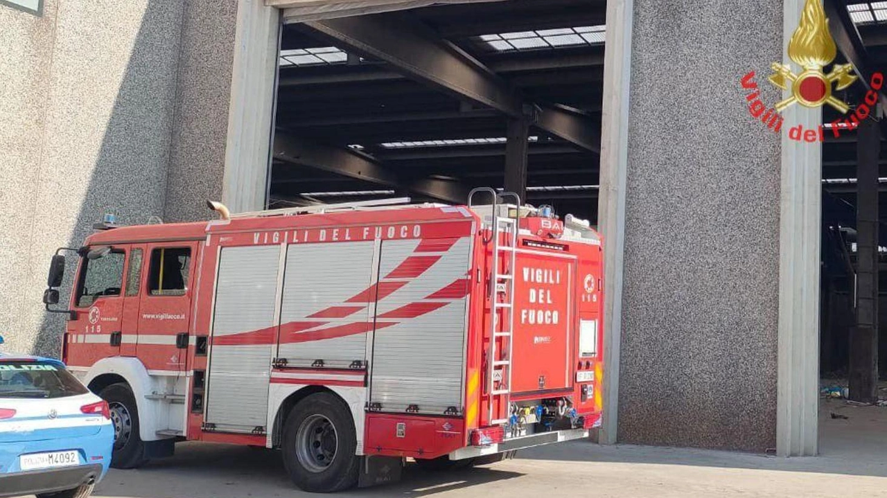 L’intervento dei vigili del fuoco all’azienda Corioni dopo. l’incidente mortale L’intervento dei vigili del fuoco all’azienda Corioni dopo. l’incidente mortale