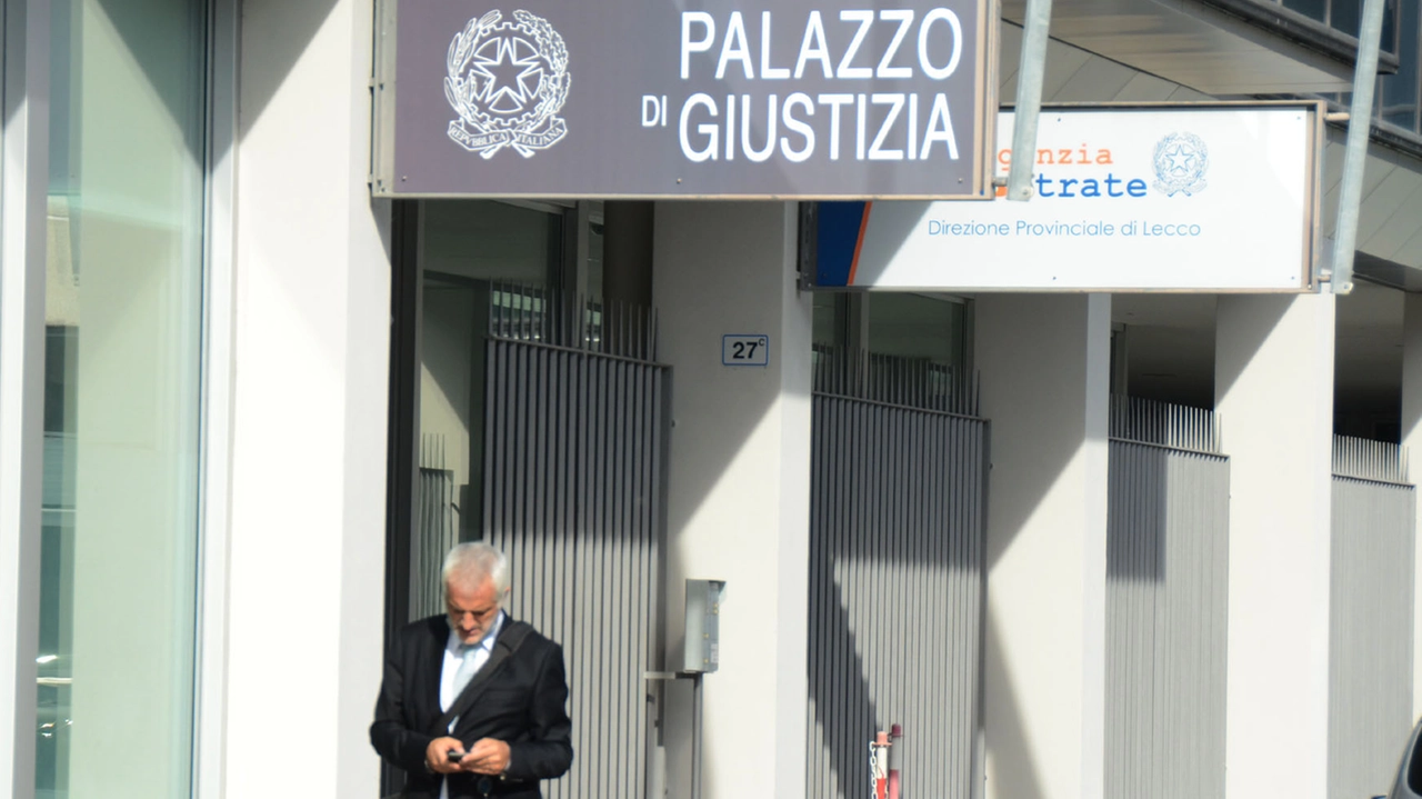Una quarantina di famiglie che abitano nel condominio Erica, a Novate, frazione di Merate, ha trascinato in tribunale un noto professionista di 50 anni con studio in città, che ha gestito il loro palazzo dal 2009 al 2023 Una quarantina di famiglie che abitano nel condominio Erica, a Novate, frazione di Merate, ha trascinato in tribunale un noto professionista di 50 anni con studio in città, che ha gestito il loro palazzo dal 2009 al 2023