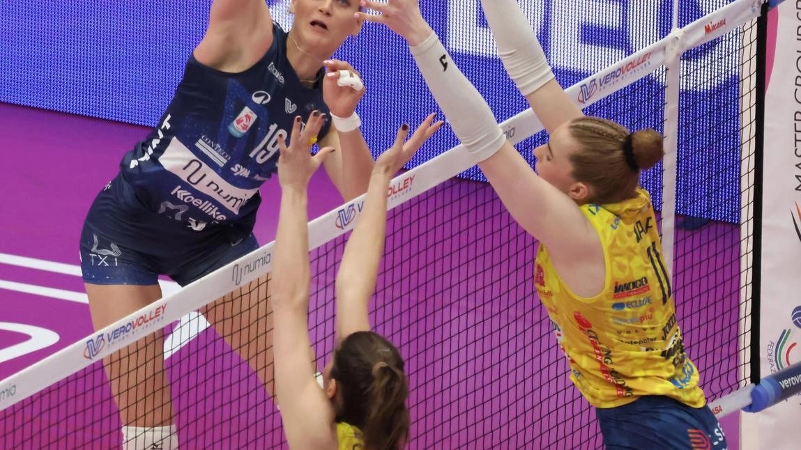 La Numia Vero Volley Milano affronta una sfida cruciale contro la Prosecco Doc Imoco Conegliano per annullare il match point in finale scudetto.