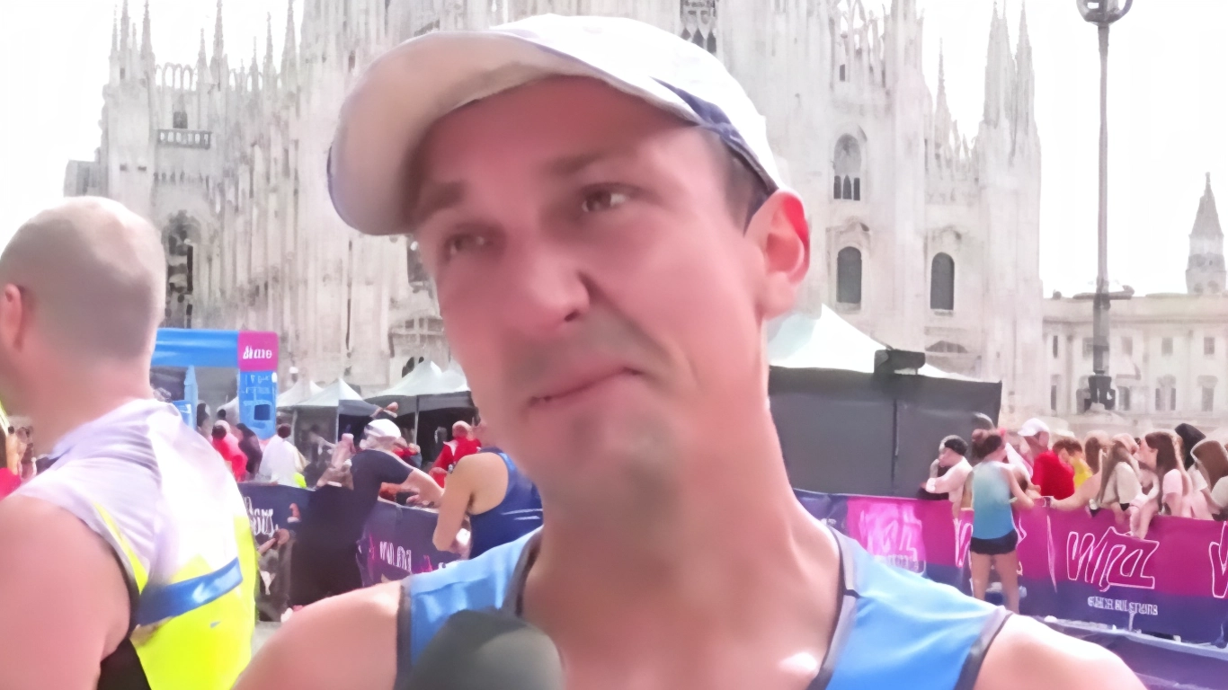 Il runner di Crema Diego Bianchessi, dopo la maratona di Milano, ha fatto un inaspettato annuncio al Tg3: "Ricordati di venire sabato: ci dobbiamo sposare". Un momento emozionante dopo il successo sportivo.