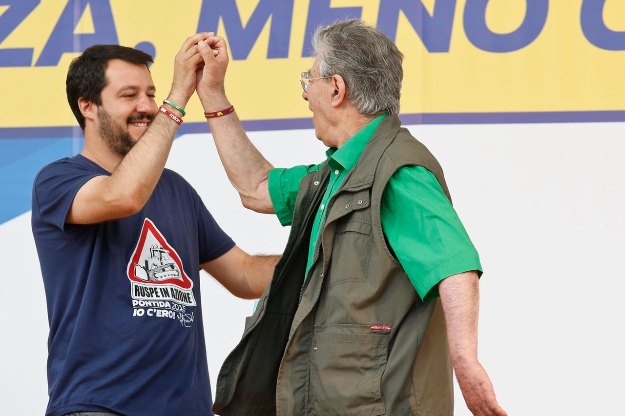 Matteo Salvini e Umberto Bossi in una foto di qualche tempo fa (Imagoeconomica)