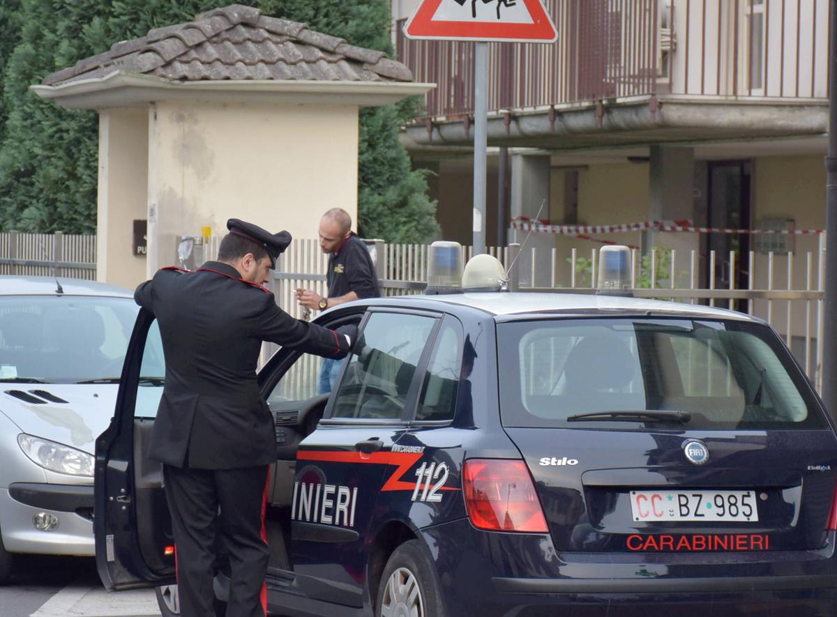 Sorpreso a rubare in una cantina, ladro viene preso a pugni dal proprietario e finisce in ospedale Sorpreso a rubare in una cantina, ladro viene preso a pugni dal proprietario e finisce in ospedale
