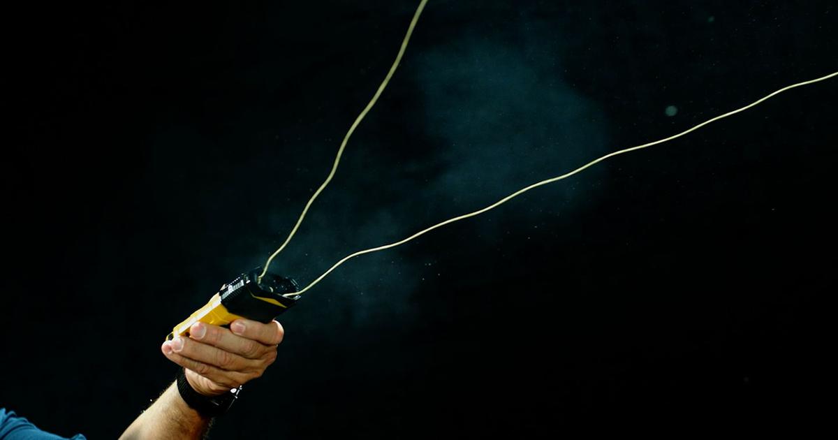 Bolawrap: ecco il dispositivo (meno impattante del taser) in dotazione agli agenti della polizia locale di Pavia