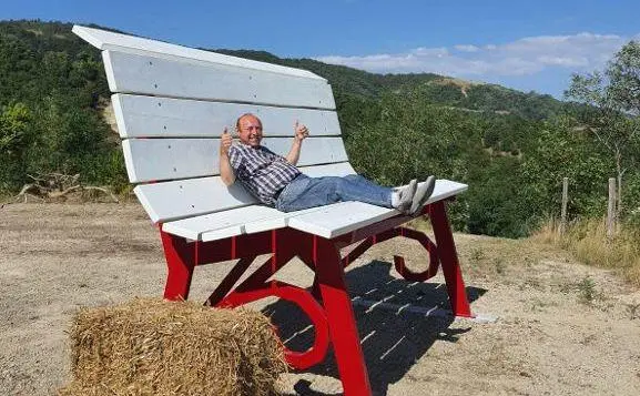 panchine giganti dove sono lombardia arte panorami e foto instagrammabili 