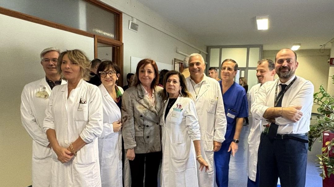 La direttrice generale dell’Asst Melegnano Martesana Roberta Labanca con i primari interessati alla novità tecnologica