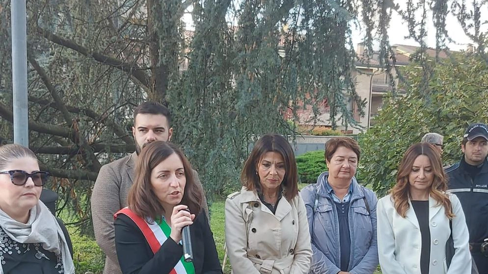 Senago, inaugurata l’area in via Novella dove viveva la 29enne uccisa dal fidanzato Senago, inaugurata l’area in via Novella dove viveva la 29enne uccisa dal fidanzato