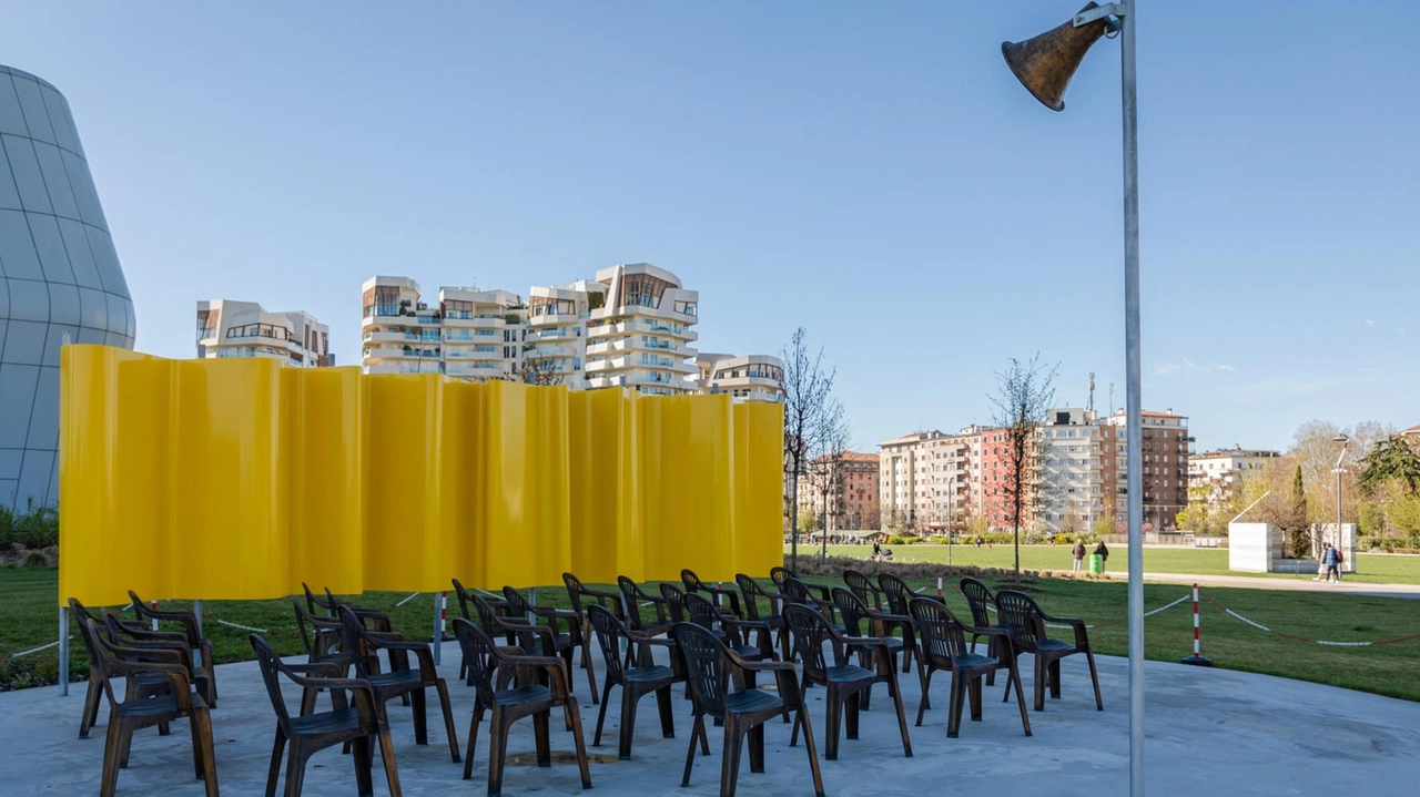“Sundown” è l’installazione firmata da Liliana Moro, nel Parco di arte contemporanea tra i grattacieli di CityLife Al centro un simbolo:... “Sundown” è l’installazione firmata da Liliana Moro, nel Parco di arte contemporanea tra i grattacieli di CityLife Al centro un simbolo:...