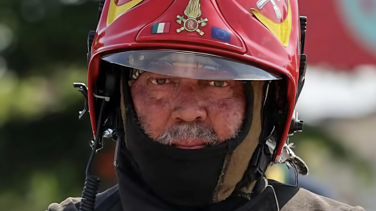 Il Comando provinciale dei vigili del fuoco di Monza organizza un torneo di calcio a 5 in memoria del capo reparto Stefano Bozza, scomparso un anno fa. Sei squadre parteciperanno al torneo presso il centro sportivo di Sovico. La giornata sarà dedicata al ricordo di Bozza, con la presenza della sua famiglia e l'ingresso libero per tutti. Il Comando provinciale dei vigili del fuoco di Monza organizza un torneo di calcio a 5 in memoria del capo reparto Stefano Bozza, scomparso un anno fa. Sei squadre parteciperanno al torneo presso il centro sportivo di Sovico. La giornata sarà dedicata al ricordo di Bozza, con la presenza della sua famiglia e l'ingresso libero per tutti.