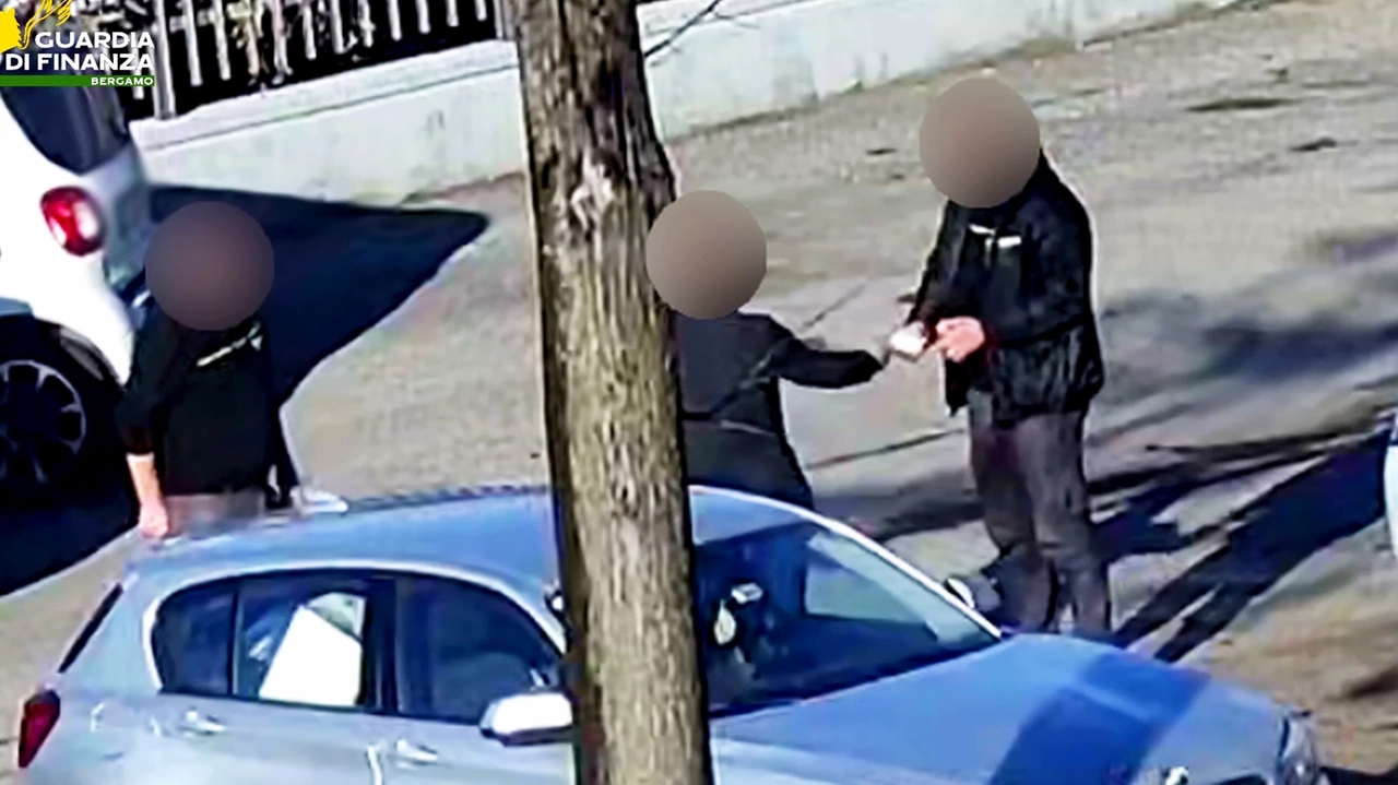 BERGAMO//DROGA, RAPINE IN VILLA E PROSTITUZIONE, SGOMINATA DALLA GDF DI BERGAMO BANDA ITALO-ALBANESE//FOTO DE PASCALE ANSA LOCAL