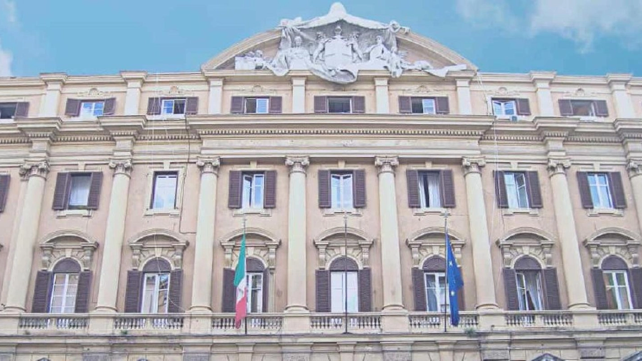 Il rendimento annuo italiano cede 5,5 punti al 3,52% Il rendimento annuo italiano cede 5,5 punti al 3,52%