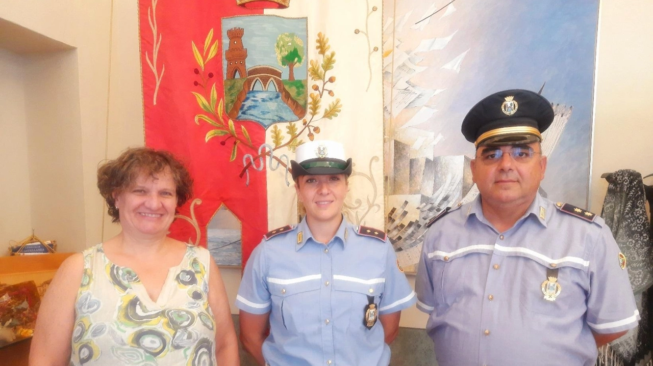 Il Comune aderisce all'accordo Stazioni Sicure per aumentare la sicurezza urbana, contrastare il degrado e i taxi abusivi, soprattutto a Malpensa. La polizia locale opererà nelle aree vicino alle stazioni ferroviarie per garantire la sicurezza dei passeggeri.