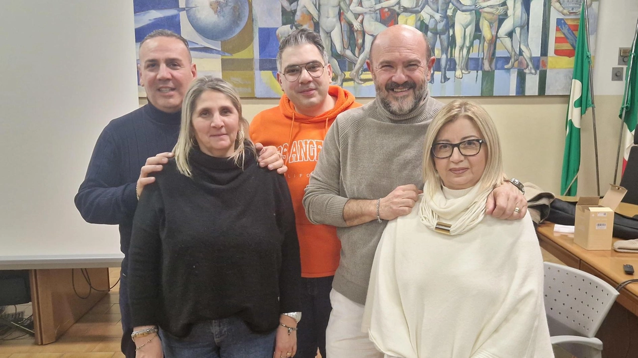 Da sinistra Giuseppe Avino, Vincenzo Olando, Cinzia Mazzuchelli, Fabio Boniardi e Monica Vernillo Da sinistra Giuseppe Avino, Vincenzo Olando, Cinzia Mazzuchelli, Fabio Boniardi e Monica Vernillo