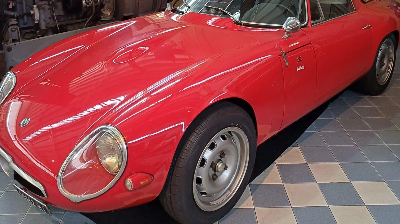 Custodite in via Rosselli 7 automobili e altre curiosità tutte rigorosamente firmate dalla casa di Arese. L’idea di raccogliere in un’unica location 120 veicoli e cimeli è venuta nel 1972 a un gruppo di amici.