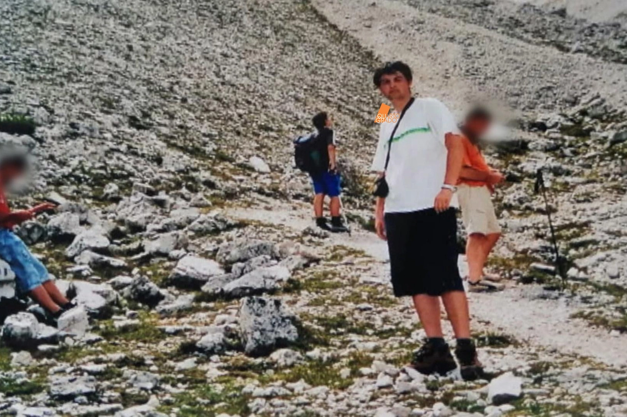 La foto di Marco Poggi in vacanza sulle montagne del Trentino mostrata dai genitori dopo le illazioni sulla sua assenza