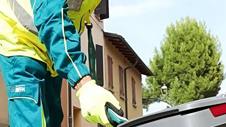Varese investe nella differenziata Nelle aree verdi e in punti strategici sono stati posizionati 55 cestini Varese investe nella differenziata Nelle aree verdi e in punti strategici sono stati posizionati 55 cestini