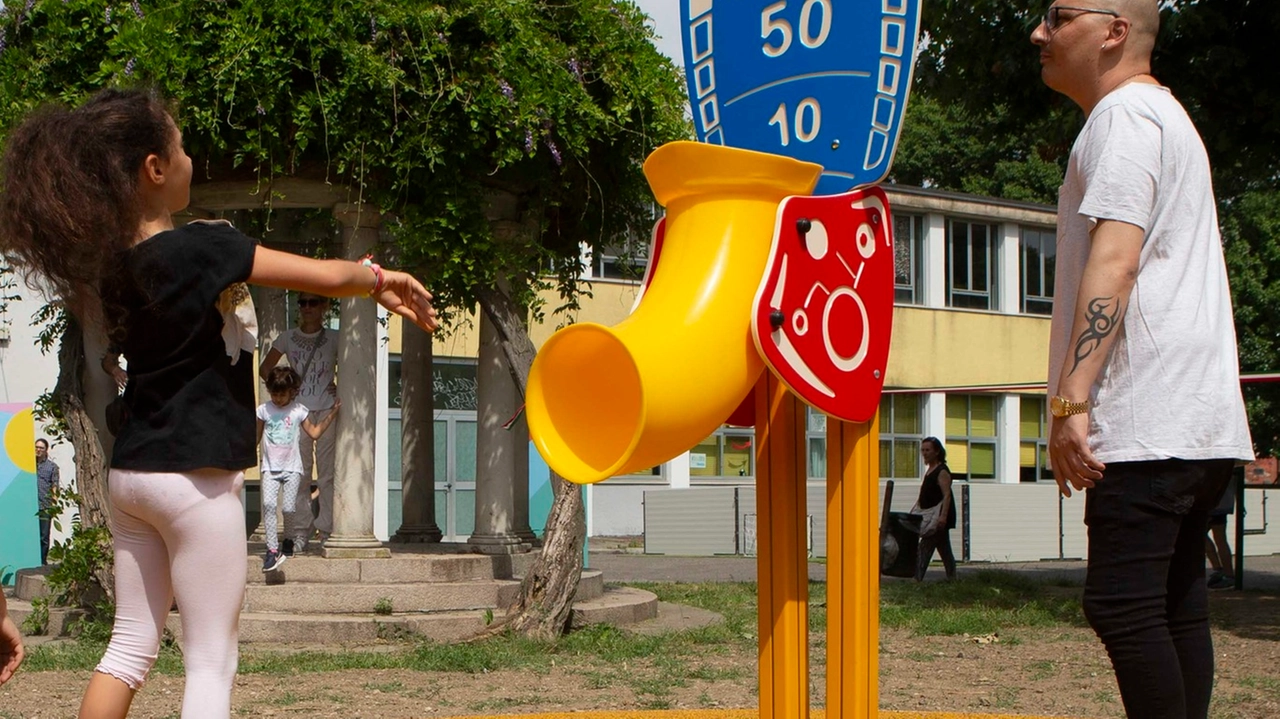 I tappetini antiurto dei parchi giochi esposti al sole possono raggiungere temperature incandescenti I tappetini antiurto dei parchi giochi esposti al sole possono raggiungere temperature incandescenti