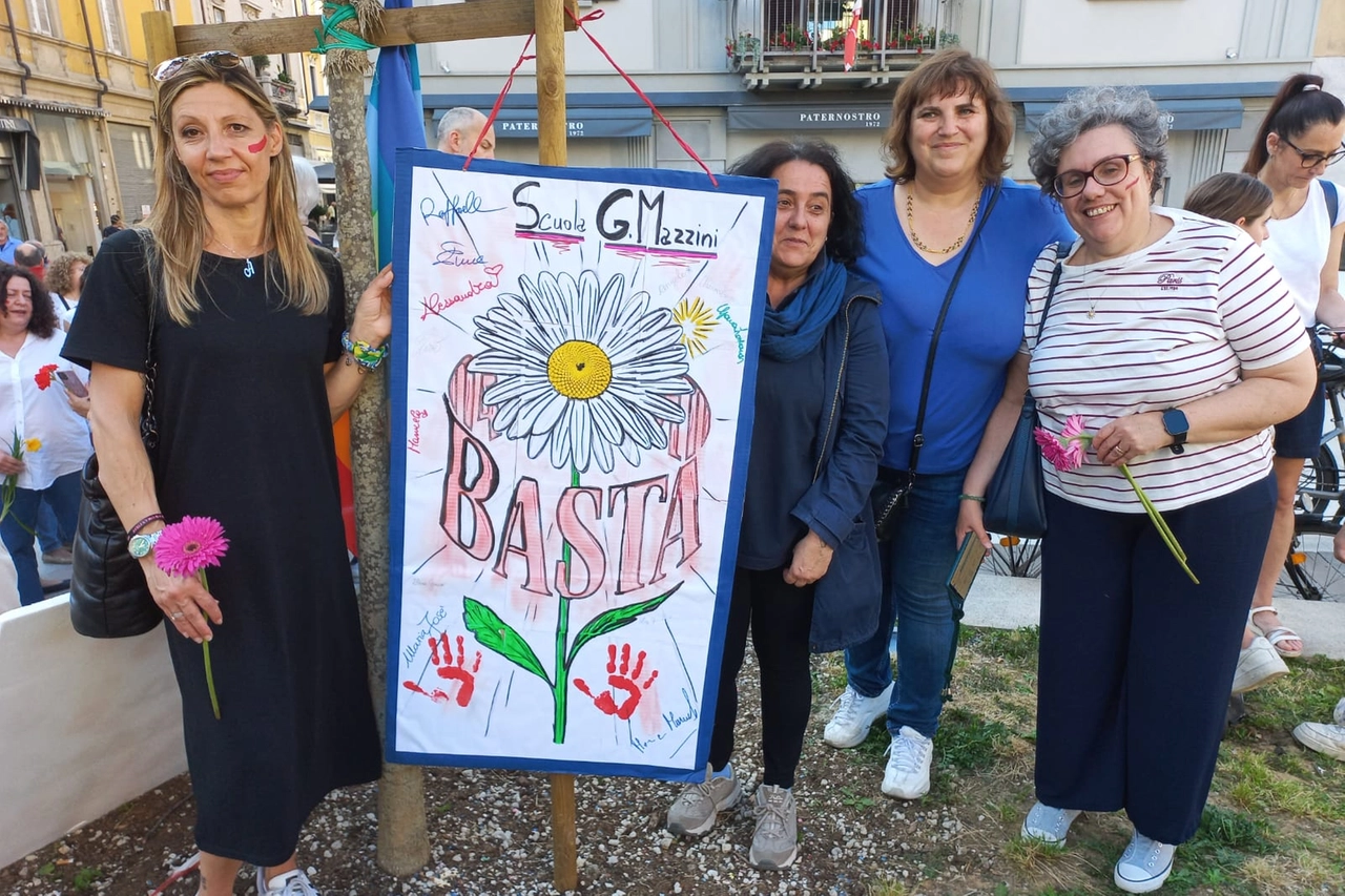 Le insegnanti della scuola primaria Mazzini di Legnano